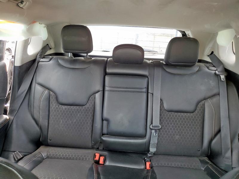 3C4NJDBB9JT179362 - 2018 JEEP COMPASS LATITUDE შავი ფოტო 10