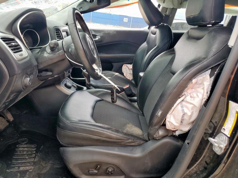 3C4NJDBB9JT179362 - 2018 JEEP COMPASS LATITUDE შავი ფოტო 7