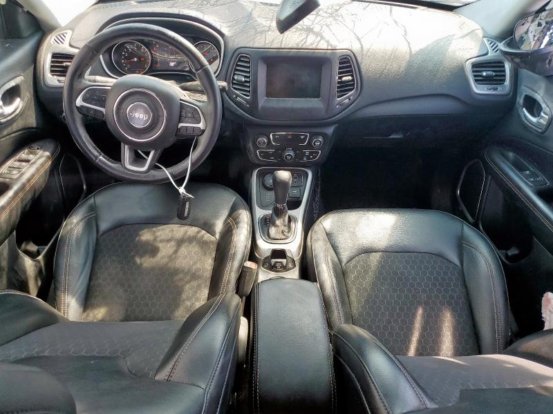 3C4NJDBB9JT179362 - 2018 JEEP COMPASS LATITUDE შავი ფოტო 8