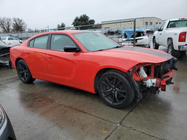 2C3CDXBG2HH657298 - 2017 DODGE CHARGER SE RED photo 4