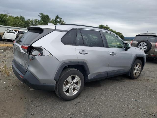 JTMP1RFVXLD058598 - 2020 TOYOTA RAV4 XLE SILVER photo 3
