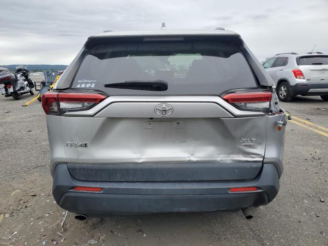 JTMP1RFVXLD058598 - 2020 TOYOTA RAV4 XLE SILVER photo 6
