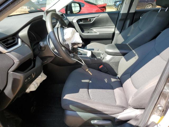 4T3LWRFV8NU051686 - 2022 TOYOTA RAV4 LE 灰色 照片 7