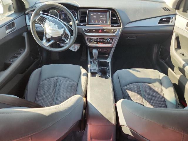 5NPE24AF7KH743545 - 2019 HYUNDAI SONATA SE 白色 照片 8