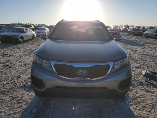 5XYKT4A24DG388440 - 2013 KIA SORENTO LX GRAY photo 5