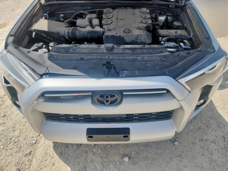 JTEEU5JR5M5249502 - 2021 TOYOTA 4RUNNER SR5 Silber Foto 12