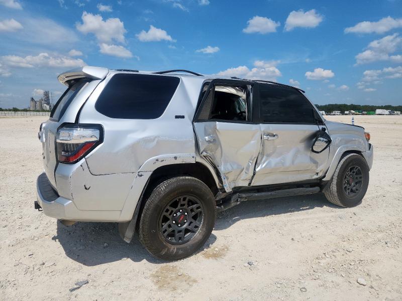 JTEEU5JR5M5249502 - 2021 TOYOTA 4RUNNER SR5 Silber Foto 3