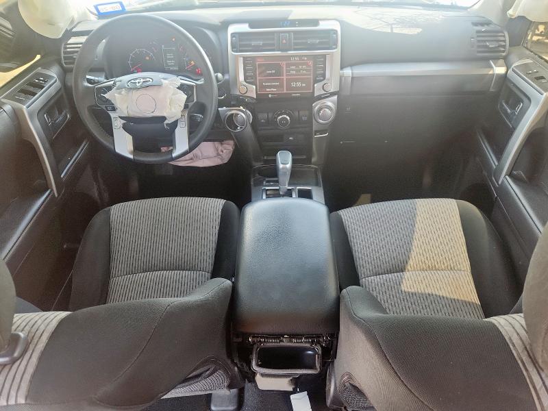 JTEEU5JR5M5249502 - 2021 TOYOTA 4RUNNER SR5 Silber Foto 8