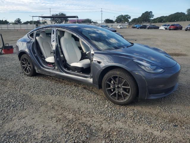 5YJ3E1EA4LF598850 - 2020 TESLA MODEL 3 Մոխրագույն լուսանկար 4