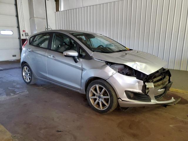 3FADP4EJ9FM208914 - 2015 FORD FIESTA SE SILVER photo 4