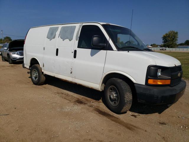 1GCGG25C581114428 - 2008 CHEV EXPRESS G2500 WHITE photo 4