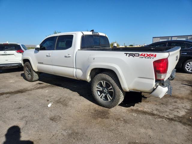 5TFDZ5BN4JX037462 - 2018 TOYOTA TACOMA DOUBLE CAB WHITE photo 2