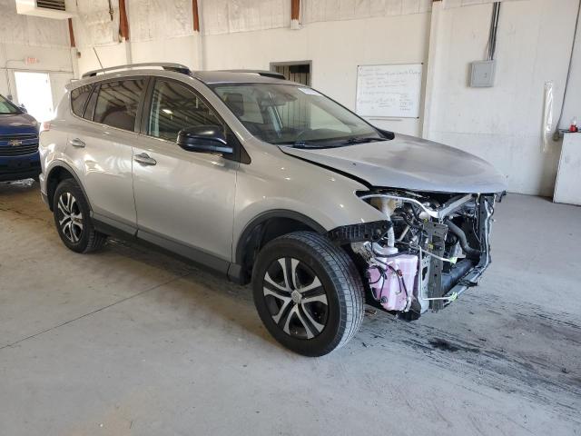 JTMZFREV2JJ212540 - 2018 TOYOTA RAV4 LE 灰色 照片 4