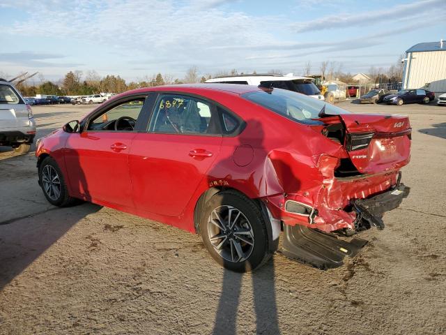 3KPF24AD4NE496044 - 2022 KIA FORTE FE RED photo 2