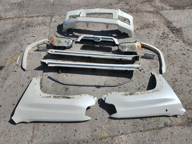 JTEBU5JR0B5036716 - 2011 TOYOTA 4RUNNER SR5 თეთრი ფოტო 13