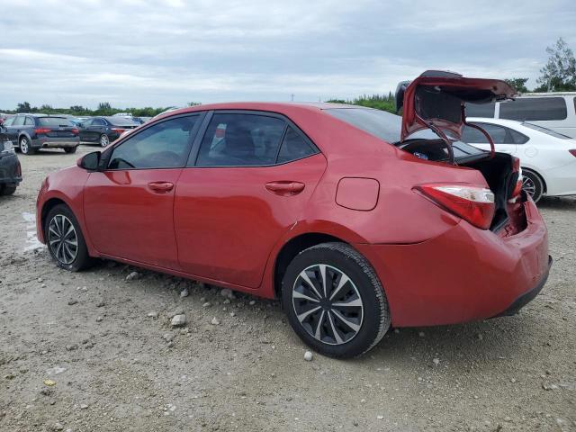 5YFBURHE4JP795756 - 2018 TOYOTA COROLLA L Rot Foto 2