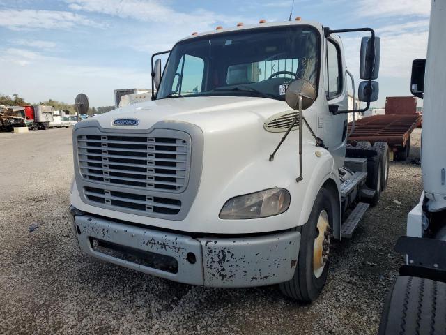 1FUJC5DV3FHGD2586 - 2015 FREIGHTLINER M2 112 MEDIUM DUTY WHITE photo 2