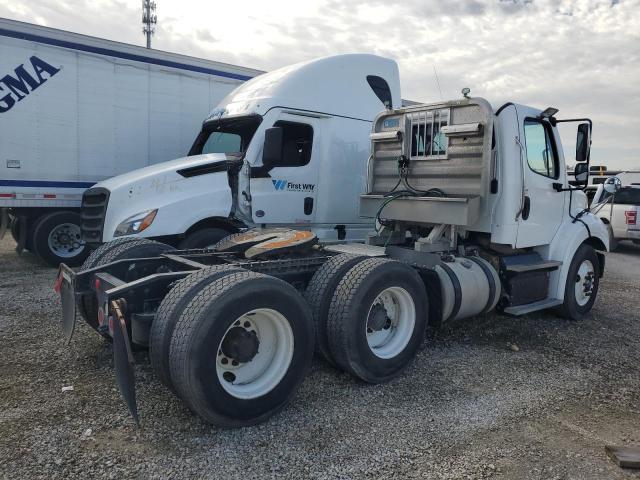 1FUJC5DV3FHGD2586 - 2015 FREIGHTLINER M2 112 MEDIUM DUTY WHITE photo 4