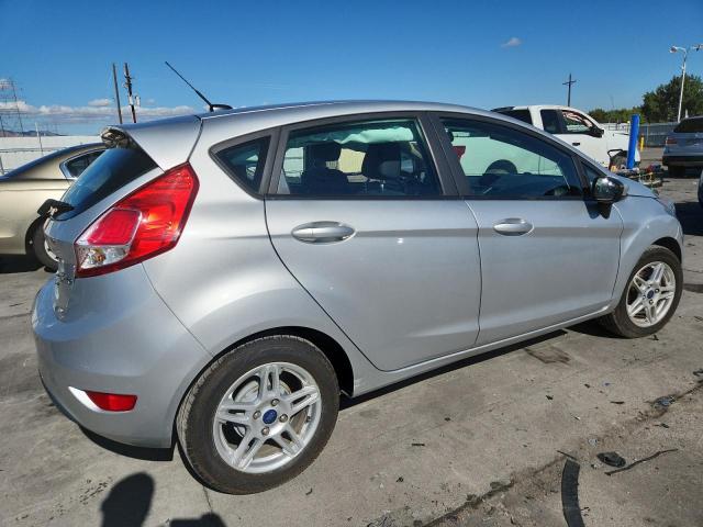 3FADP4EJ4KM157168 - 2019 FORD FIESTA SE 银色 照片 3