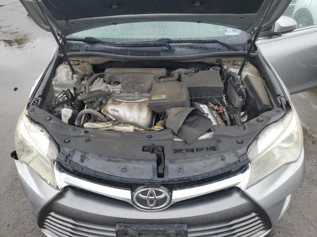 4T4BF1FK5FR510661 - 2015 TOYOTA CAMRY LE SILVER photo 11