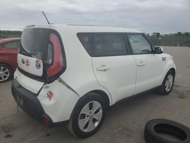 KNDJN2A29G7266958 - 2016 KIA SOUL WHITE photo 3