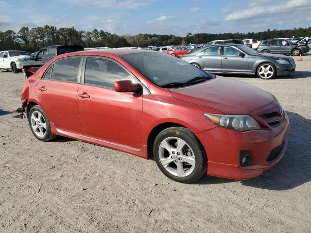 2T1BU4EE5DC970768 - 2013 TOYOTA COROLLA BASE RED photo 4