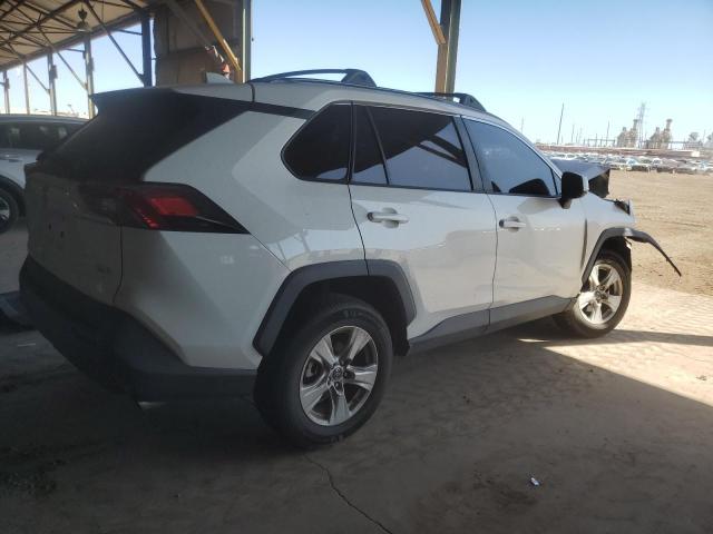 2T3W1RFV5KW027854 - 2019 TOYOTA RAV4 XLE WHITE photo 3