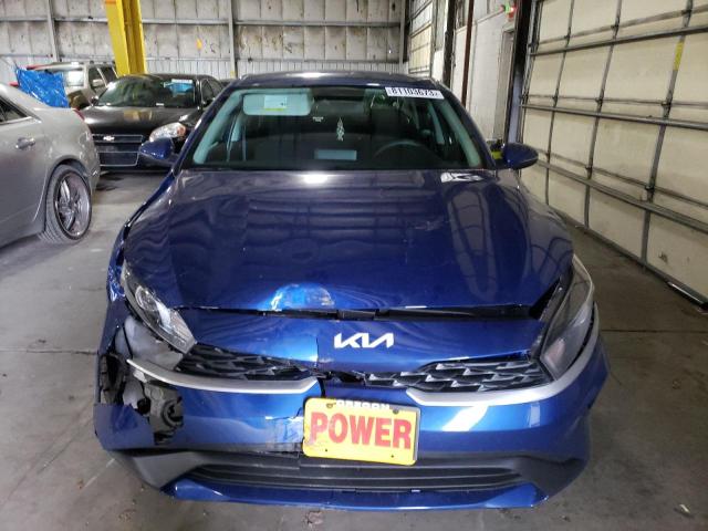 3KPF24ADXRE716034 - 2024 KIA FORTE LX BLUE photo 5