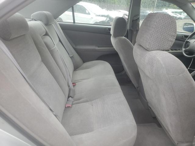 4T1BE32K52U557181 - 2002 TOYOTA CAMRY LE Արծաթագույն լուսանկար 10