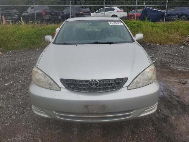 4T1BE32K52U557181 - 2002 TOYOTA CAMRY LE Արծաթագույն լուսանկար 5