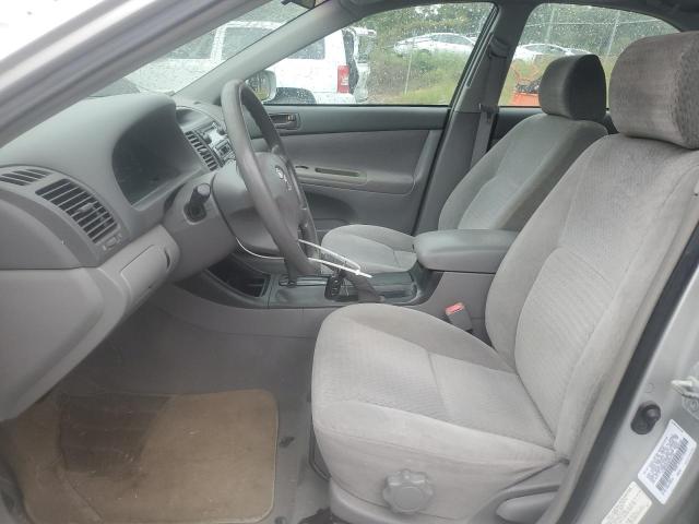 4T1BE32K52U557181 - 2002 TOYOTA CAMRY LE Արծաթագույն լուսանկար 7