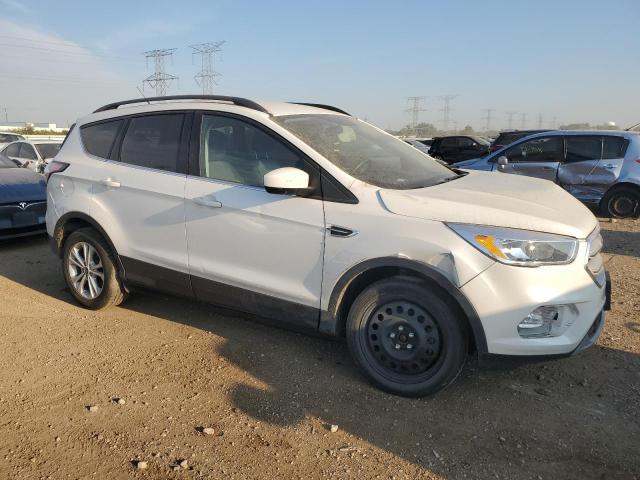 1FMCU9GD7JUB21760 - 2018 FORD ESCAPE SE Белый фото 4
