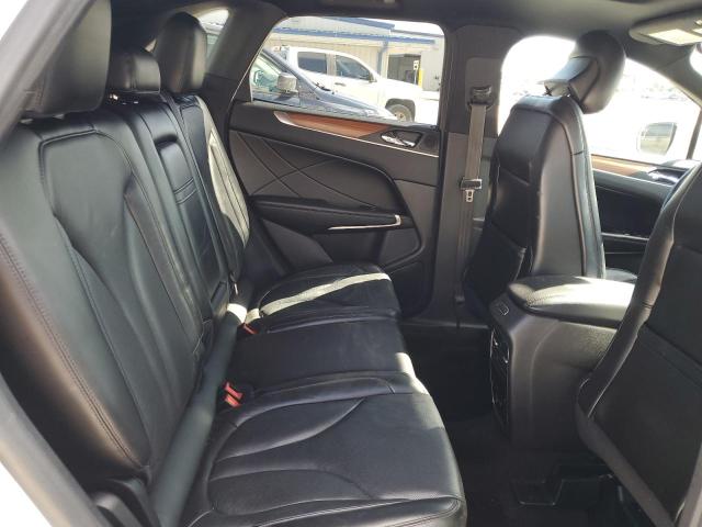 5LMCJ3C93KUL50295 - 2019 LINCOLN MKC RESERVE أبيض صورة 11