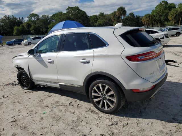 5LMCJ3C93KUL50295 - 2019 LINCOLN MKC RESERVE أبيض صورة 2