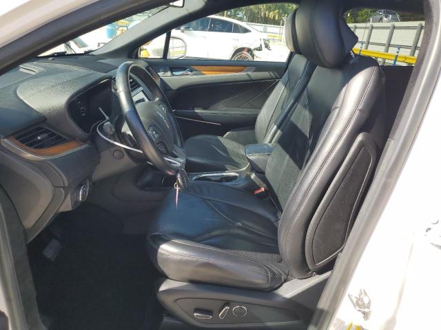 5LMCJ3C93KUL50295 - 2019 LINCOLN MKC RESERVE أبيض صورة 7