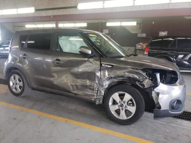 KNDJN2A24J7583294 - 2018 KIA SOUL GRAY photo 4