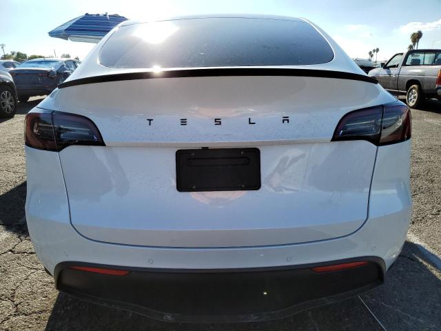 7SAYGDEE7NF402622 - 2022 TESLA MODEL Y WHITE photo 6