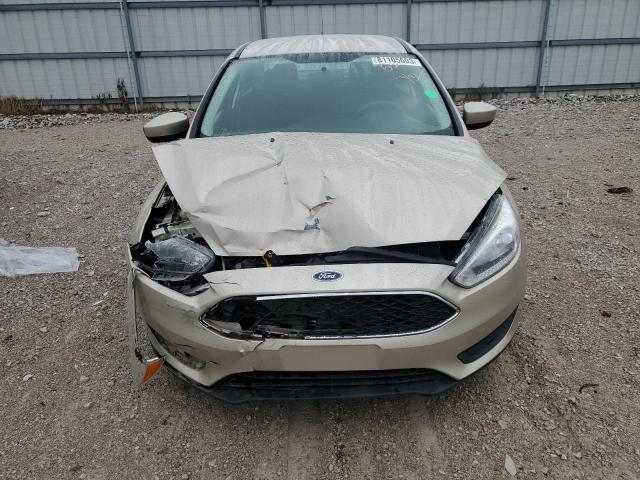 1FADP3F26JL235323 - 2018 FORD FOCUS SE GOLD photo 5