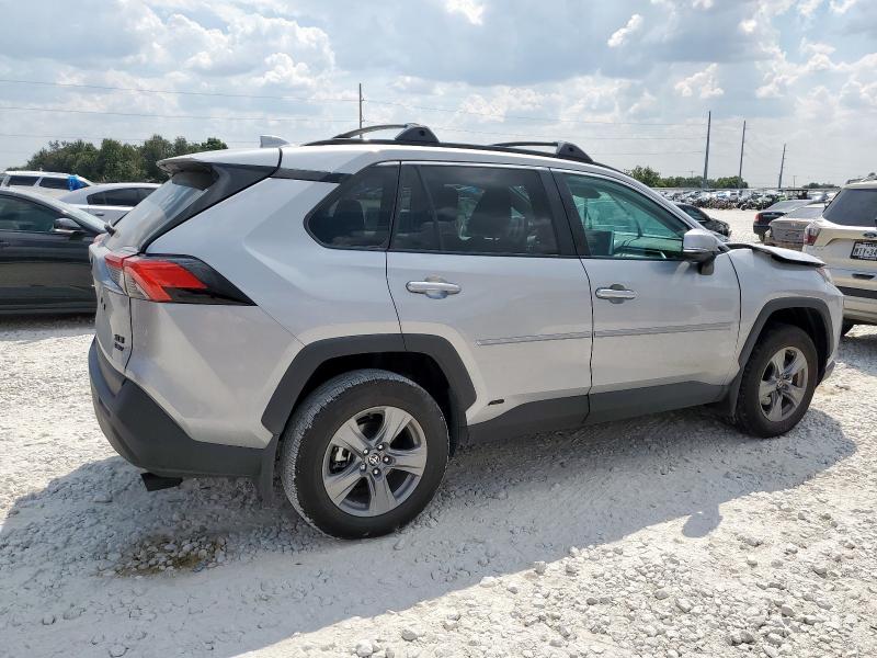 4T3RWRFV5SU187389 - 2025 TOYOTA RAV4 XLE SILVER photo 3