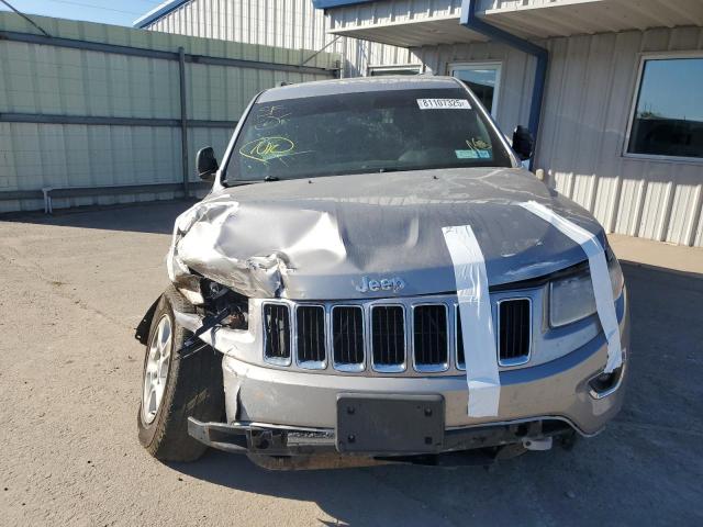 1C4RJFAG3GC363811 - 2016 JEEP GRAND CHER LAREDO SILVER photo 5