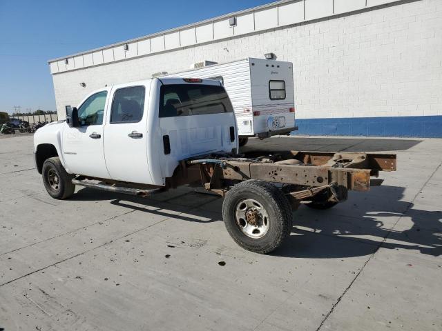 1GCHK23K98F106378 - 2008 CHEVROLET SILVERADO K2500 HEAVY DUTY WHITE photo 2