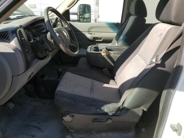 1GCHK23K98F106378 - 2008 CHEVROLET SILVERADO K2500 HEAVY DUTY WHITE photo 7