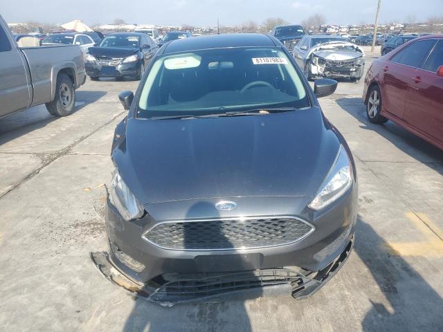 1FADP3K24JL330601 - 2018 FORD FOCUS SE CHARCOAL photo 5