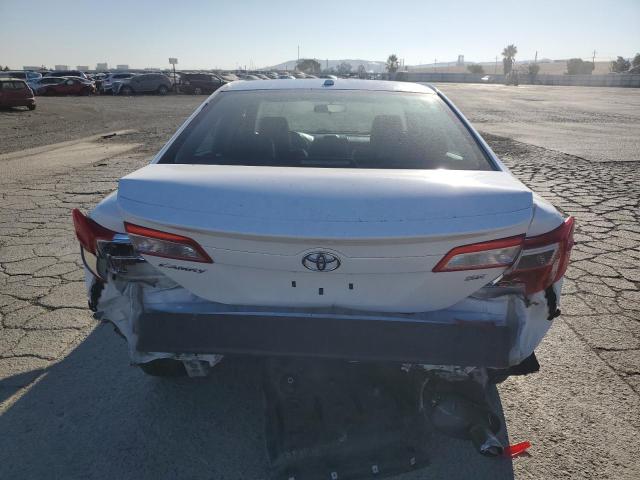4T1BF1FK2CU502894 - 2012 TOYOTA CAMRY BASE WHITE photo 11