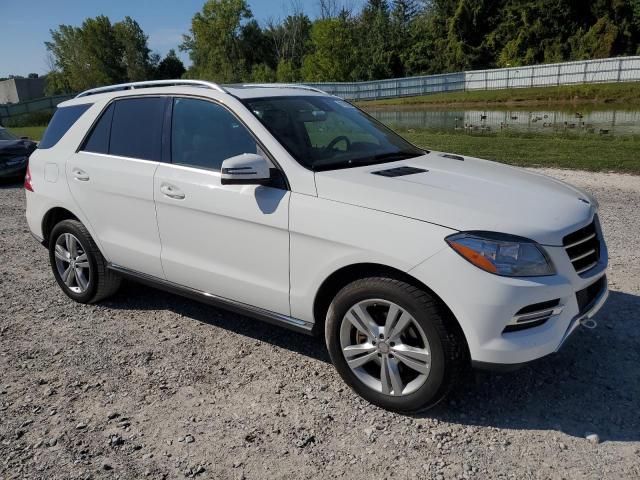 4JGDA5HB6FA449893 - 2015 MERCEDES-BENZ ML 350 4MATIC WHITE photo 4