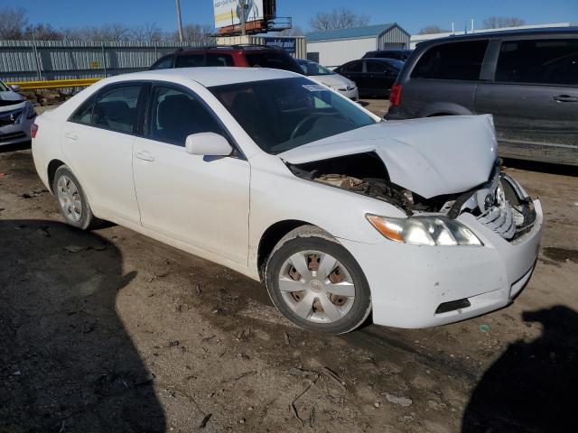 4T4BE46K07R010543 - 2007 TOYOTA CAMRY CE WHITE photo 4