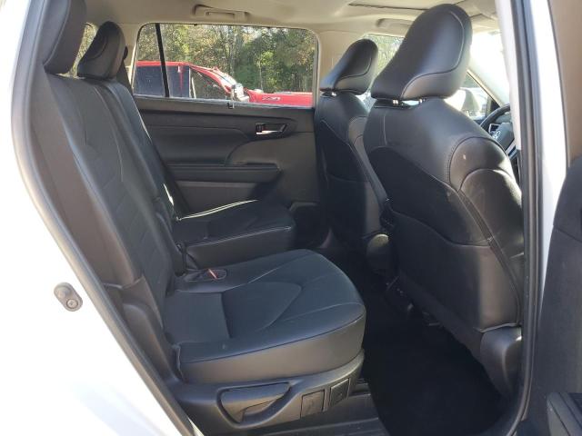 5TDGZRBH6MS550348 - 2021 TOYOTA HIGHLANDER XLE WHITE photo 11