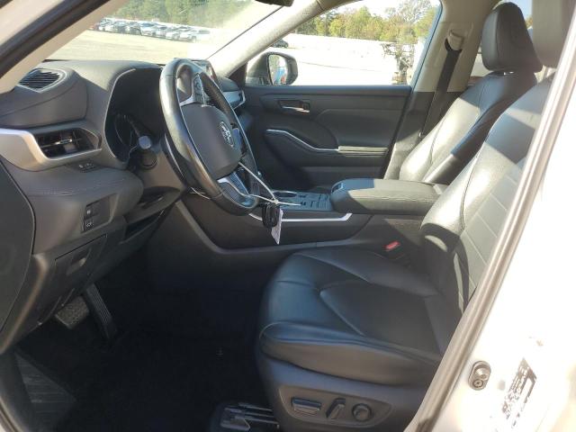 5TDGZRBH6MS550348 - 2021 TOYOTA HIGHLANDER XLE WHITE photo 7