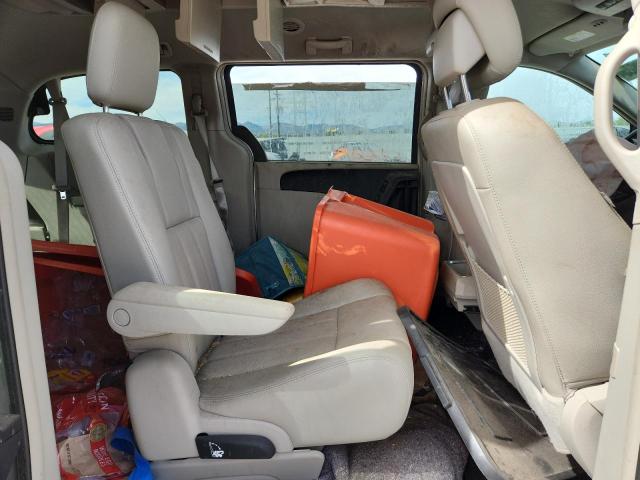 2C4RC1CG3CR117420 - 2012 CHRYSLER TOWN & COU TOURING L SILVER photo 11