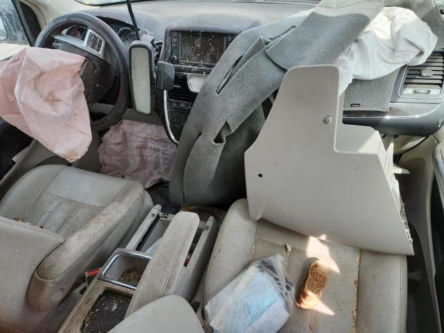 2C4RC1CG3CR117420 - 2012 CHRYSLER TOWN & COU TOURING L SILVER photo 8